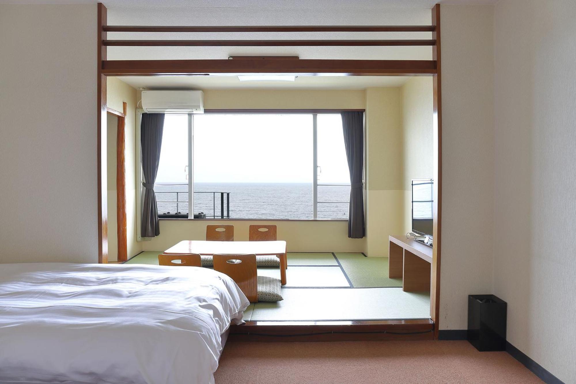 Ryokan Ooedo-onsen Monogatari Seifu 3*
